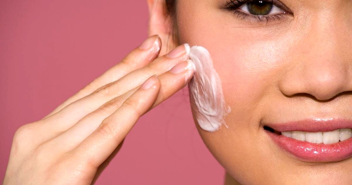 مراحل مراقبت از پوست چرب در فصول مختلف سال